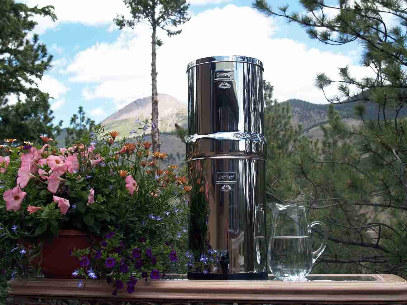 Crown Berkey Water Filter - 6 Gallons